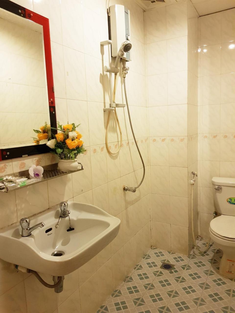 Fancy Guesthouse พนมเปญ ภายนอก รูปภาพ